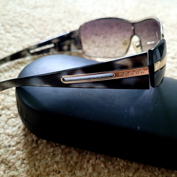 Prada Men Sunglasses - Picture 2 of 6